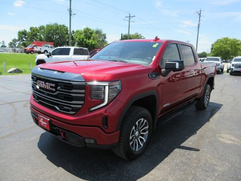 Certified 2022 GMC Sierra 1500 AT4 w/ AT4 Premium Package AWD/4WD image 13
