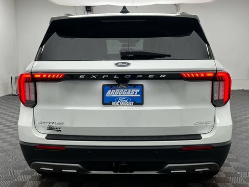 Used 2026 Ford Explorer Active w/ Active Comfort Package AWD/4WD image 9