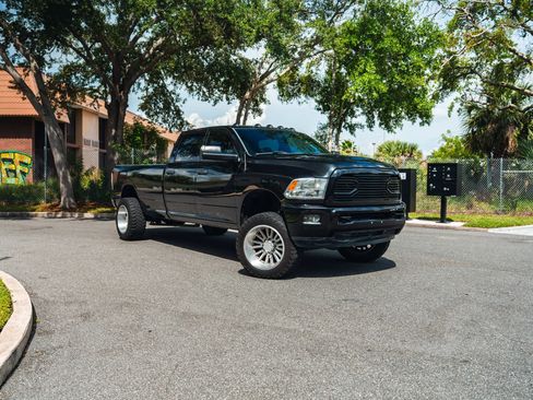 Used 2017 RAM 3500 Tradesman w/ Chrome Appearance Group image 2