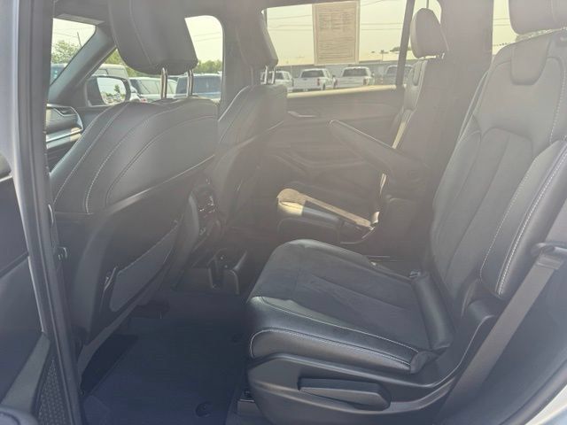Used 2023 Jeep Grand Cherokee L Laredo AWD/4WD image 22