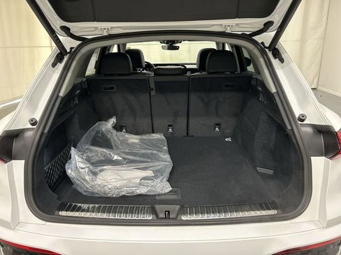 Used 2025 Audi Q5 Premium w/ Convenience Package image 23