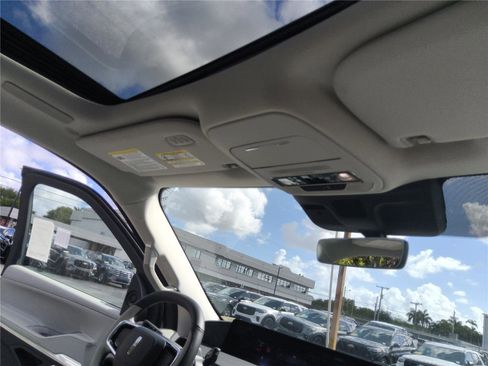 New 2026 Lincoln Navigator L Reserve AWD/4WD image 29