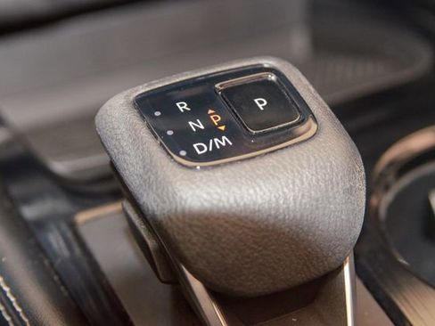 Used 2023 Nissan Rogue SL image 32