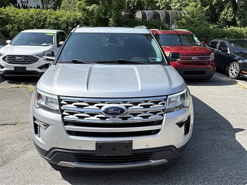 Used 2018 Ford Explorer XLT w/ Equipment Group 202A image 2
