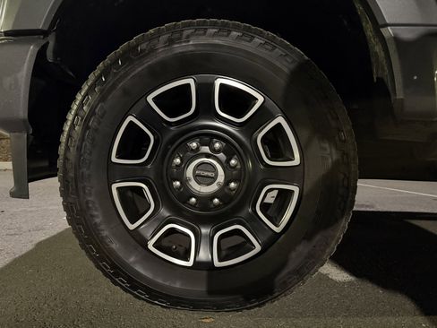 Certified 2023 Ford F250 Platinum image 9