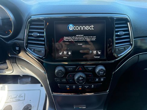 Used 2020 Jeep Grand Cherokee Limited w/ Luxury Group II image 22