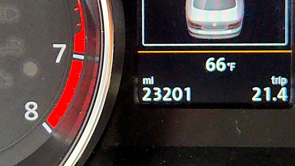 Used 2017 Volkswagen Jetta GLI FWD image 16
