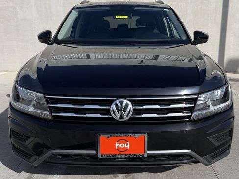 Used 2021 Volkswagen Tiguan SE w/ Panoramic Sunroof Package image 2