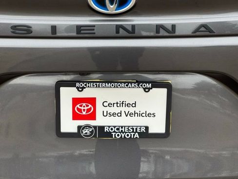 Certified 2025 Toyota Sienna LE image 45