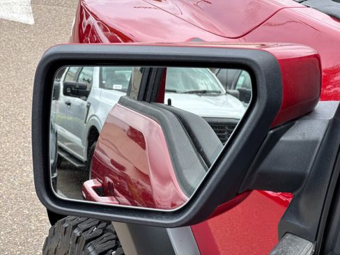 Used 2025 Ford F150 Raptor AWD/4WD image 39