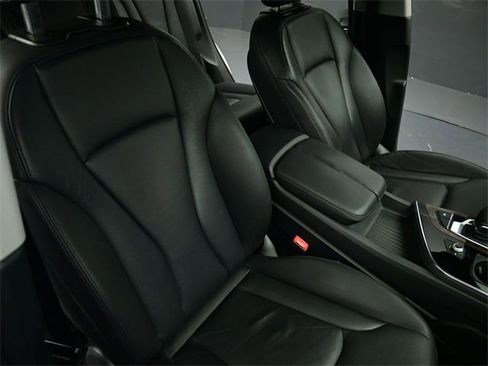 Used 2017 Audi Q7 3.0T Premium Plus image 29