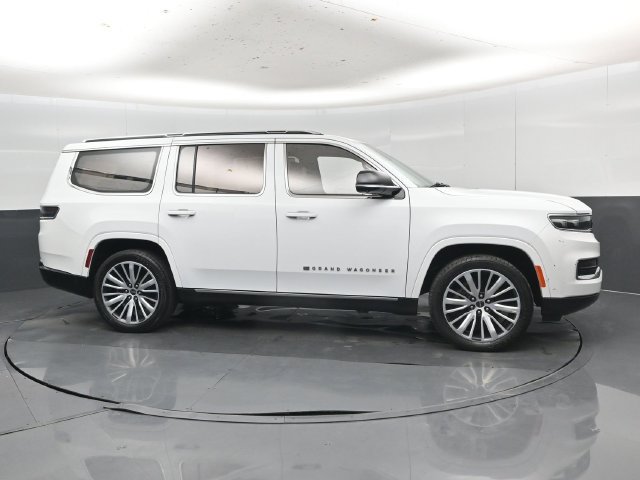 Used 2023 Jeep Grand Wagoneer Series III AWD/4WD image 34