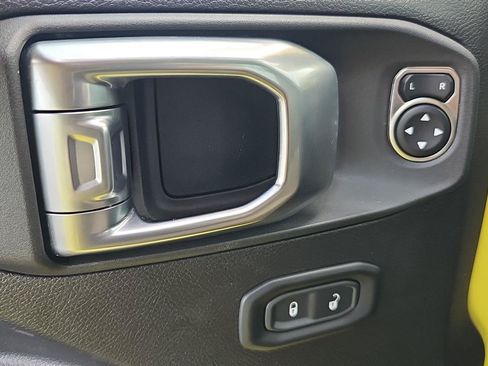 Used 2023 Jeep Gladiator Sport AWD/4WD image 26