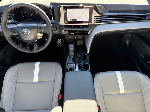Used 2026 Toyota Camry SE w/ Convenience Package FWD image 12
