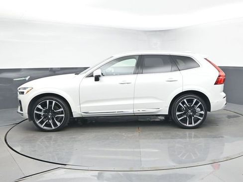 Used 2023 Volvo XC60 B5 Ultimate image 5