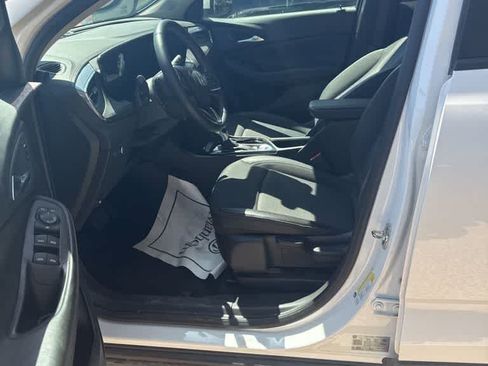 Used 2025 Buick Encore GX Preferred FWD image 9