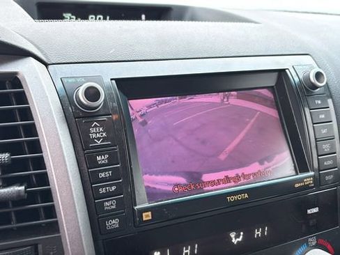 Used 2010 Toyota Tundra Limited image 18