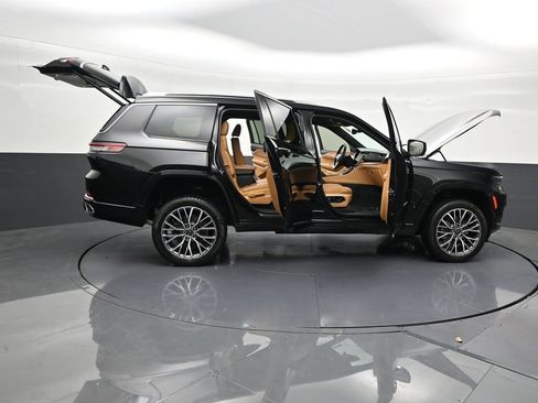 Used 2021 Jeep Grand Cherokee L Summit AWD/4WD image 34
