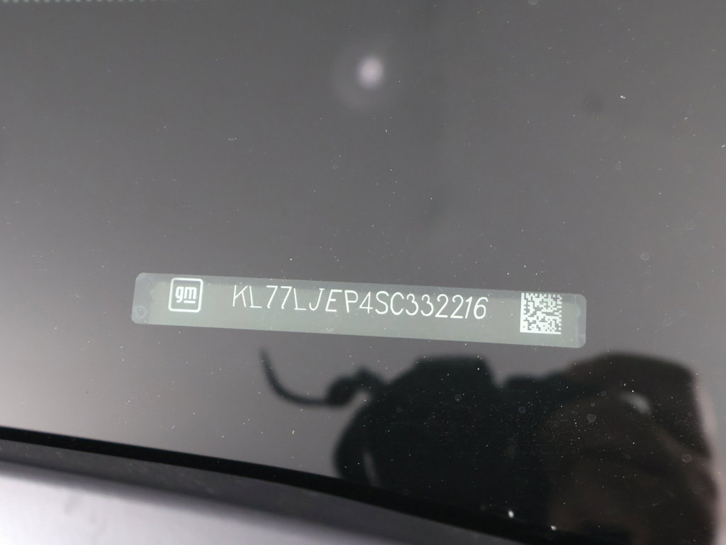 Used 2025 Chevrolet Trax RS FWD image 44