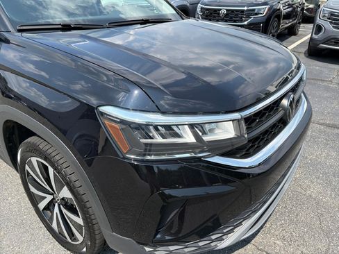 Certified 2023 Volkswagen Taos SE w/ Panoramic Sunroof Package AWD/4WD image 24