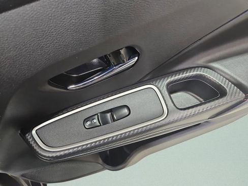 Used 2024 Nissan Versa SR image 31