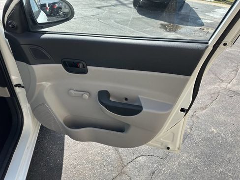 Used 2008 Hyundai Accent GLS image 12