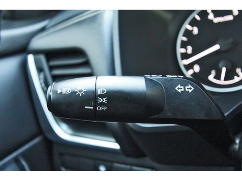 Used 2024 Nissan Rogue SV image 21