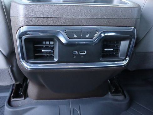 Used 2024 Chevrolet Silverado 2500 LTZ w/ LTZ Premium Package image 18