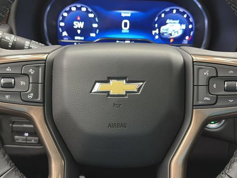 Used 2024 Chevrolet Suburban High Country AWD/4WD image 25