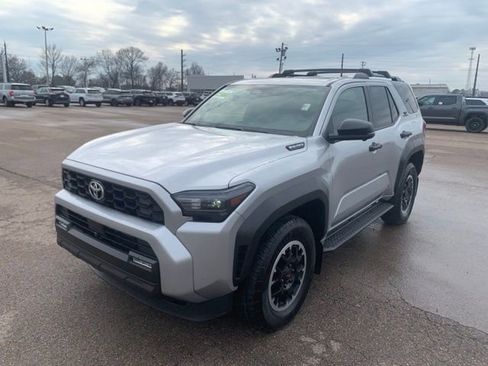 Used 2025 Toyota 4Runner 4WD image 3