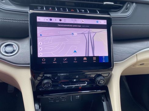 New 2025 Jeep Grand Cherokee L Limited AWD/4WD image 5