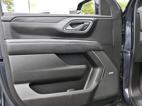 Used 2023 GMC Yukon XL SLT w/ SLT Luxury Package AWD/4WD image 19