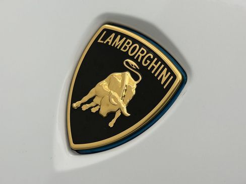 Used 2021 Lamborghini Urus image 11