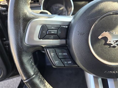 Used 2015 Ford Mustang Coupe image 26