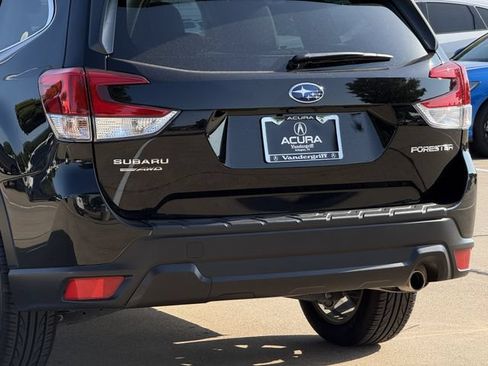 Used 2023 Subaru Forester Limited AWD/4WD image 6