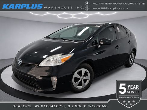 Used 2015 Toyota Prius Two FWD image 1