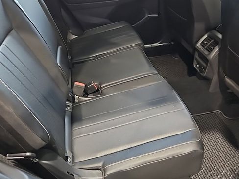 Used 2022 Volkswagen Tiguan SE image 17