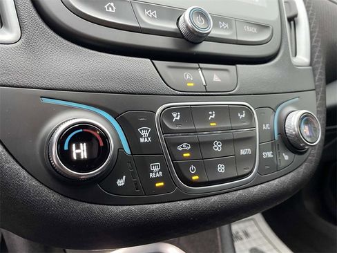 Used 2025 Chevrolet Malibu LT image 25