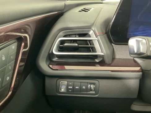 Used 2024 Chevrolet Traverse RS w/ LPO, Floor Liner Package image 21