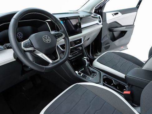New 2026 Volkswagen Taos SE FWD image 56