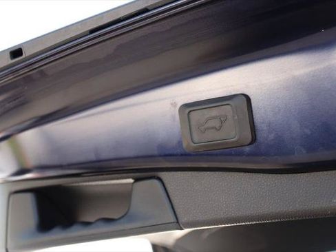 Certified 2020 Toyota RAV4 Limited AWD/4WD image 10