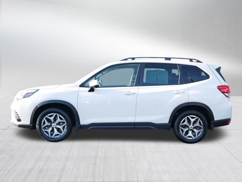Certified 2023 Subaru Forester Premium image 4