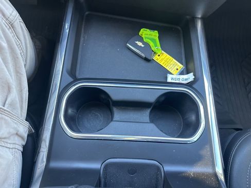 Used 2024 Chevrolet Silverado 2500 LTZ w/ LTZ Premium Package image 23