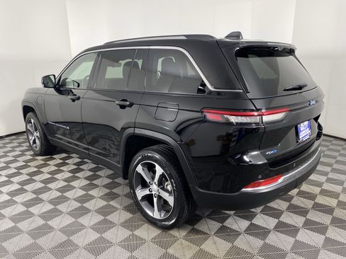 Used 2022 Jeep Grand Cherokee Limited 4xe w/ Luxury Tech Group II image 11