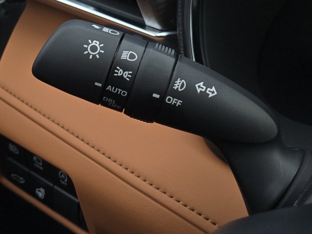 Certified 2026 Toyota Highlander Platinum AWD/4WD image 30