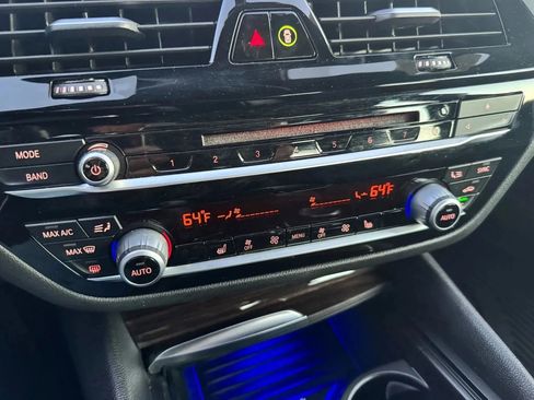 Used 2019 BMW 530i w/ Convenience Package image 36