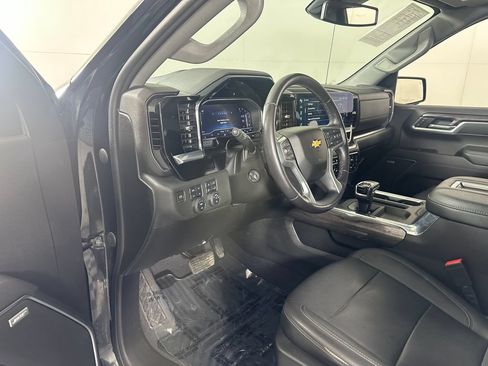 Used 2022 Chevrolet Silverado 1500 LTZ w/ LTZ Convenience Package II AWD/4WD image 14
