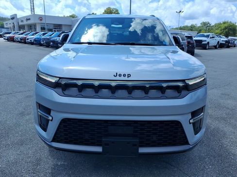 New 2026 Jeep Grand Wagoneer L Limited w/ 8-Passenger Seating Package AWD/4WD image 9