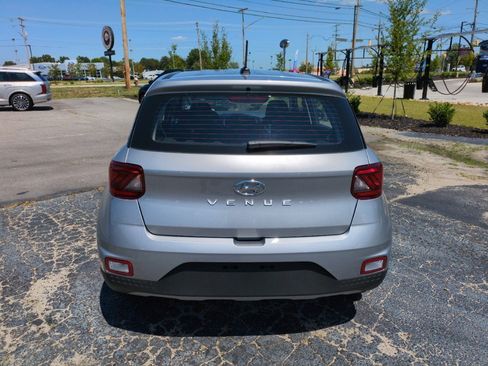 New 2026 Hyundai Venue SE FWD image 6