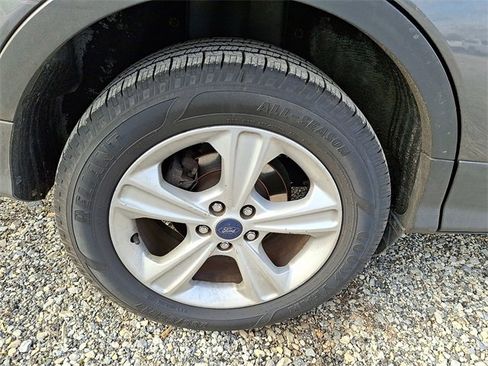 Used 2015 Ford Escape SE image 6
